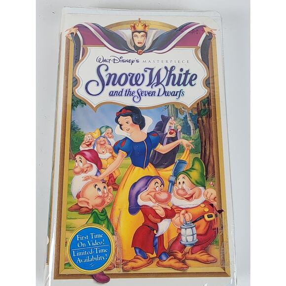 VTG 1937 Disney's Snow White and the Seven Dwarfs Masterpiece VHS Movie (Sealed) - Picture 1 of 11